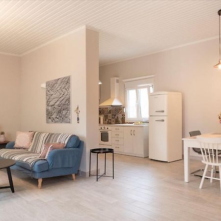 Lefko'S House- Contemporary, Fully Renovated House Villa Kassiopi Luaran gambar