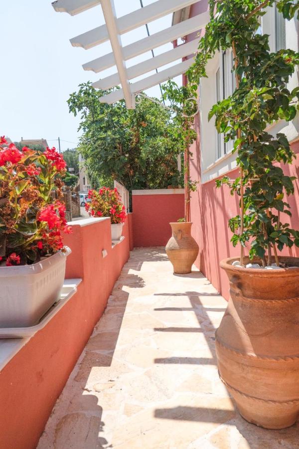 Lefko'S House- Contemporary, Fully Renovated House Villa Kassiopi Luaran gambar