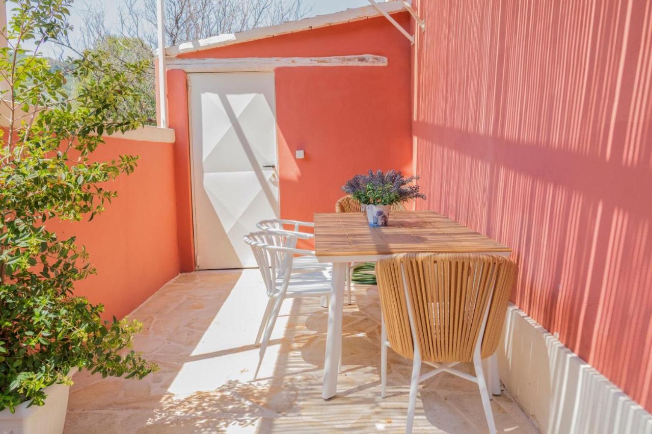 Lefko'S House- Contemporary, Fully Renovated House Villa Kassiopi Luaran gambar