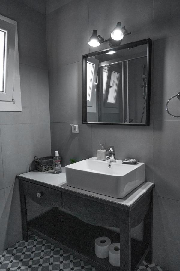 Lefko'S House- Contemporary, Fully Renovated House Villa Kassiopi Luaran gambar